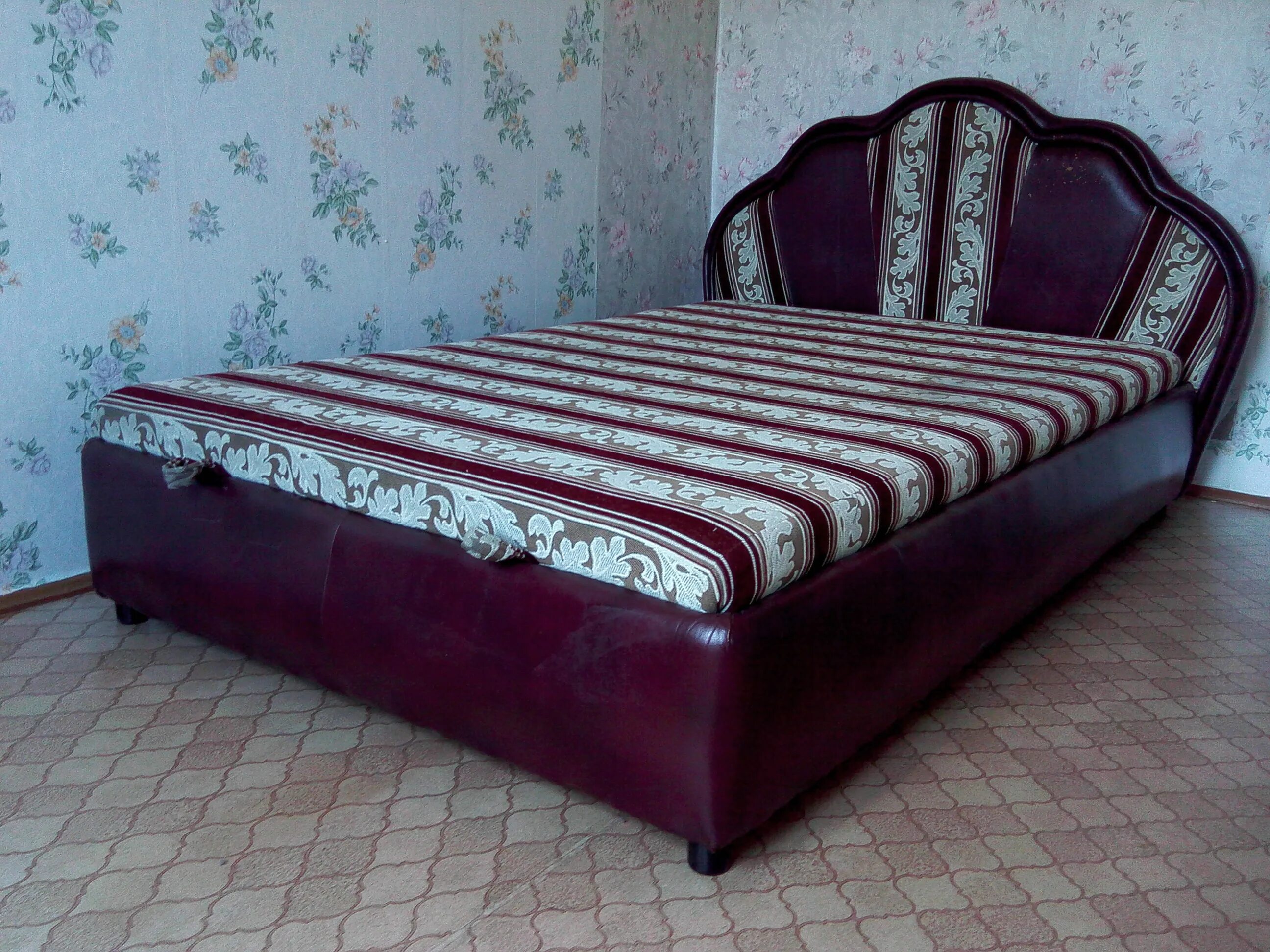 Кровать полуторка. Кровать полуторка с матрасом. Кровать взрослая полуторка. Кровати полуторки 180.