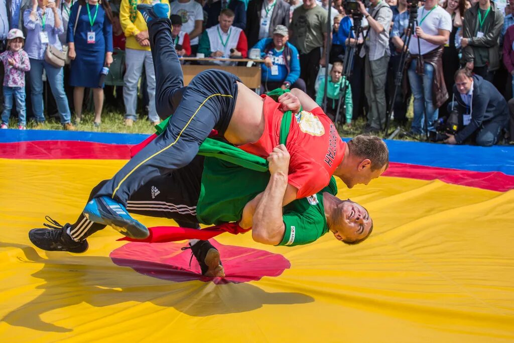 Кереш борьба на полотенцах. Татарская борьба куреш. Татарская Национальная борьба көрәш. Башкирская борьба куреш. Татарская Национальная борьба корэш.