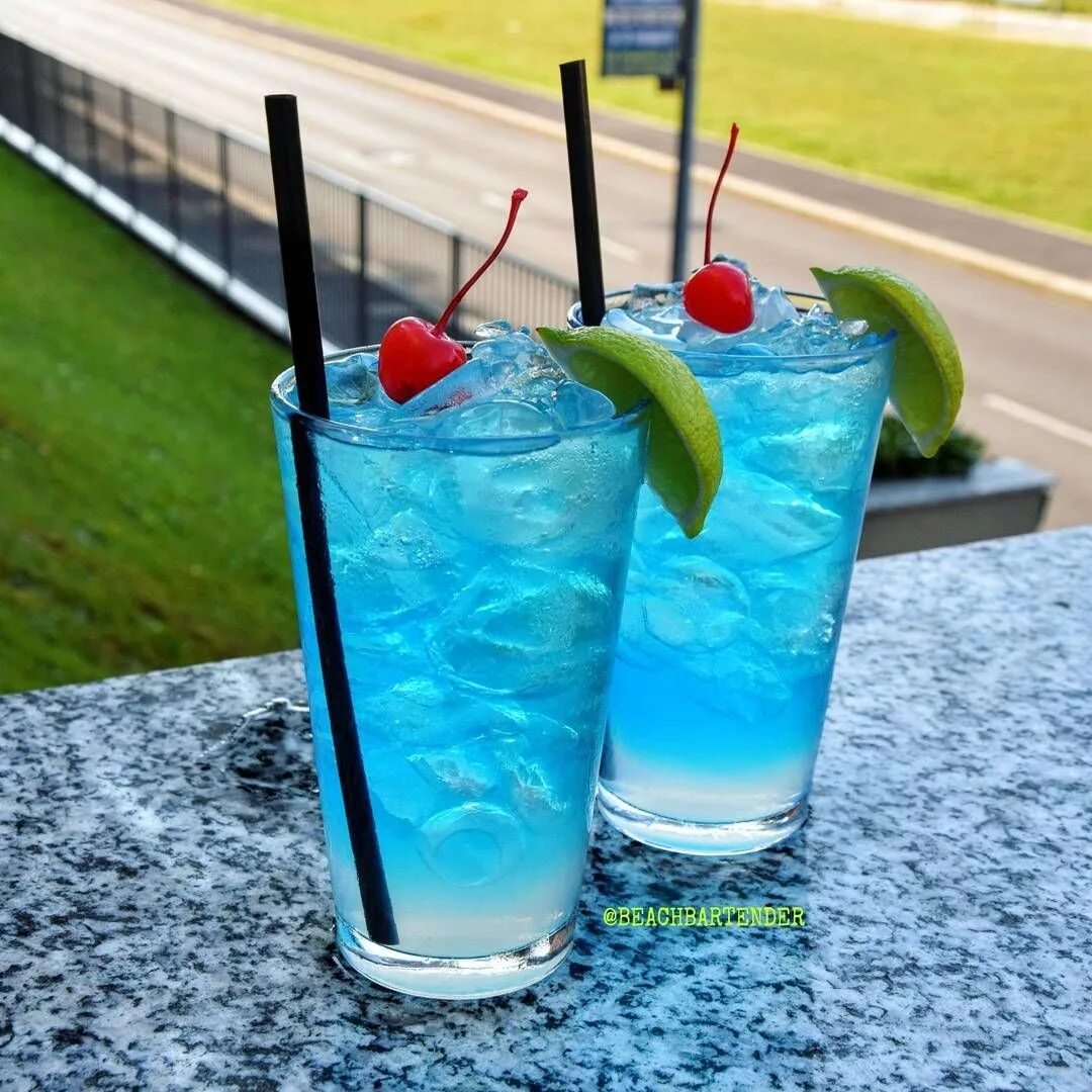 Голуба лагуна коктейль. Мохито голубая лагуна. голубая лагуна коктейль. лонг айленд, мохито, голубая лагуна. мохито блю кюрасао.