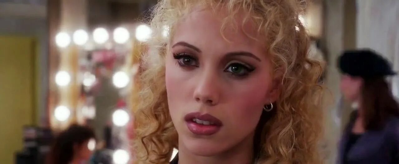 Шоу герлз перевод. Элизабет беркли, «шоугёлз» 1995. Шоугелз (1995). Элизабет беркли шоугелз. Шоугелз (1995).