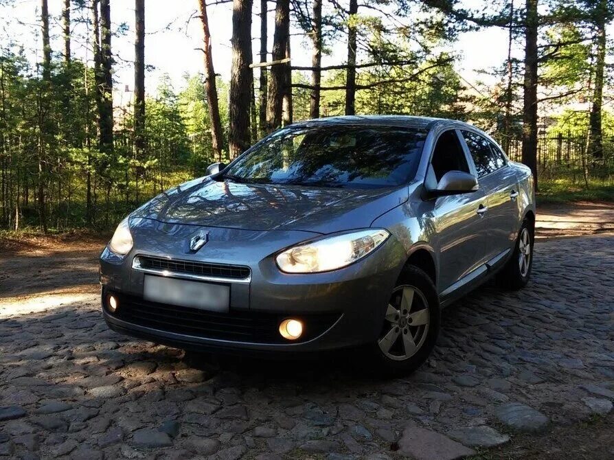 Renault fluence 1. Рено Флюенс 2012. Рено Флюенс 1998. Флюенс 2012 1.6. Машина Рено Флюенс 2012.