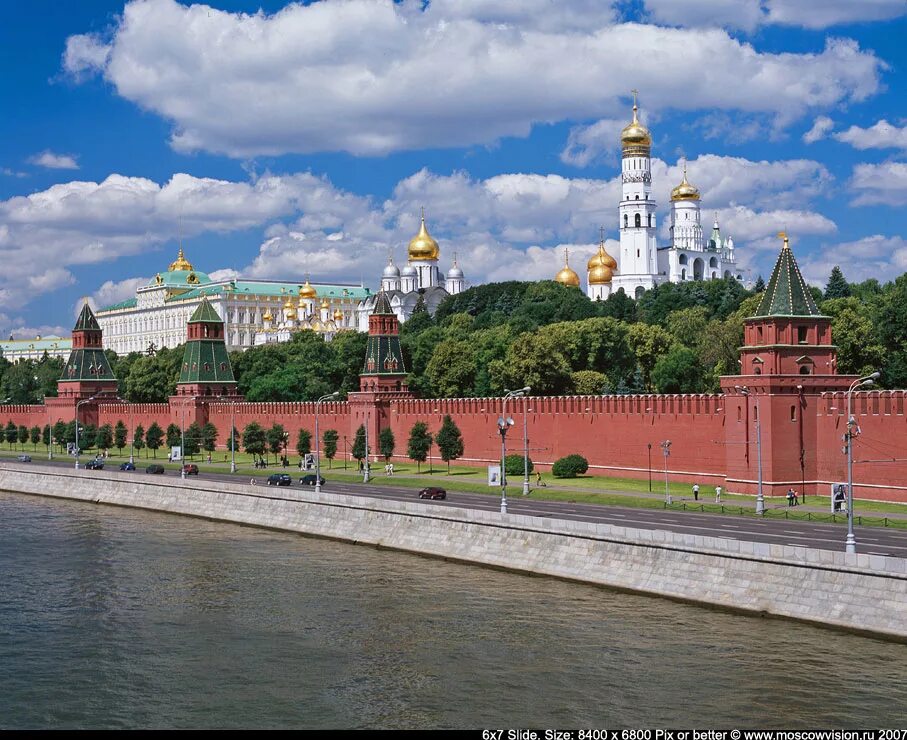 стены и башни московского кремля. огороженный кремль. московский кремль панорама. огороженный кремль. огороженный кремль.