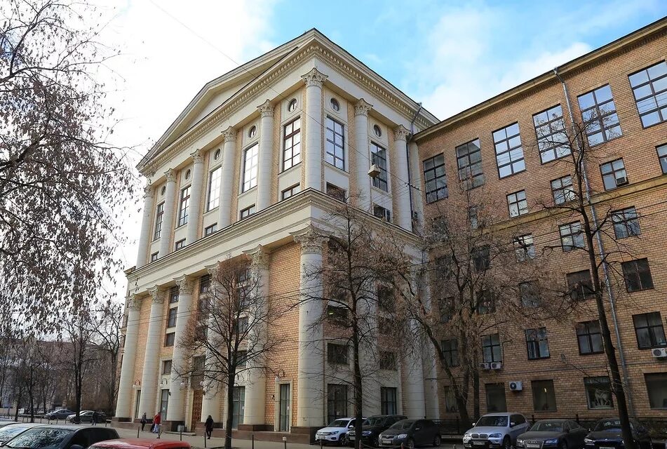 Бурматов пообещал РГГУ проверки после массового увольнения преподавателей