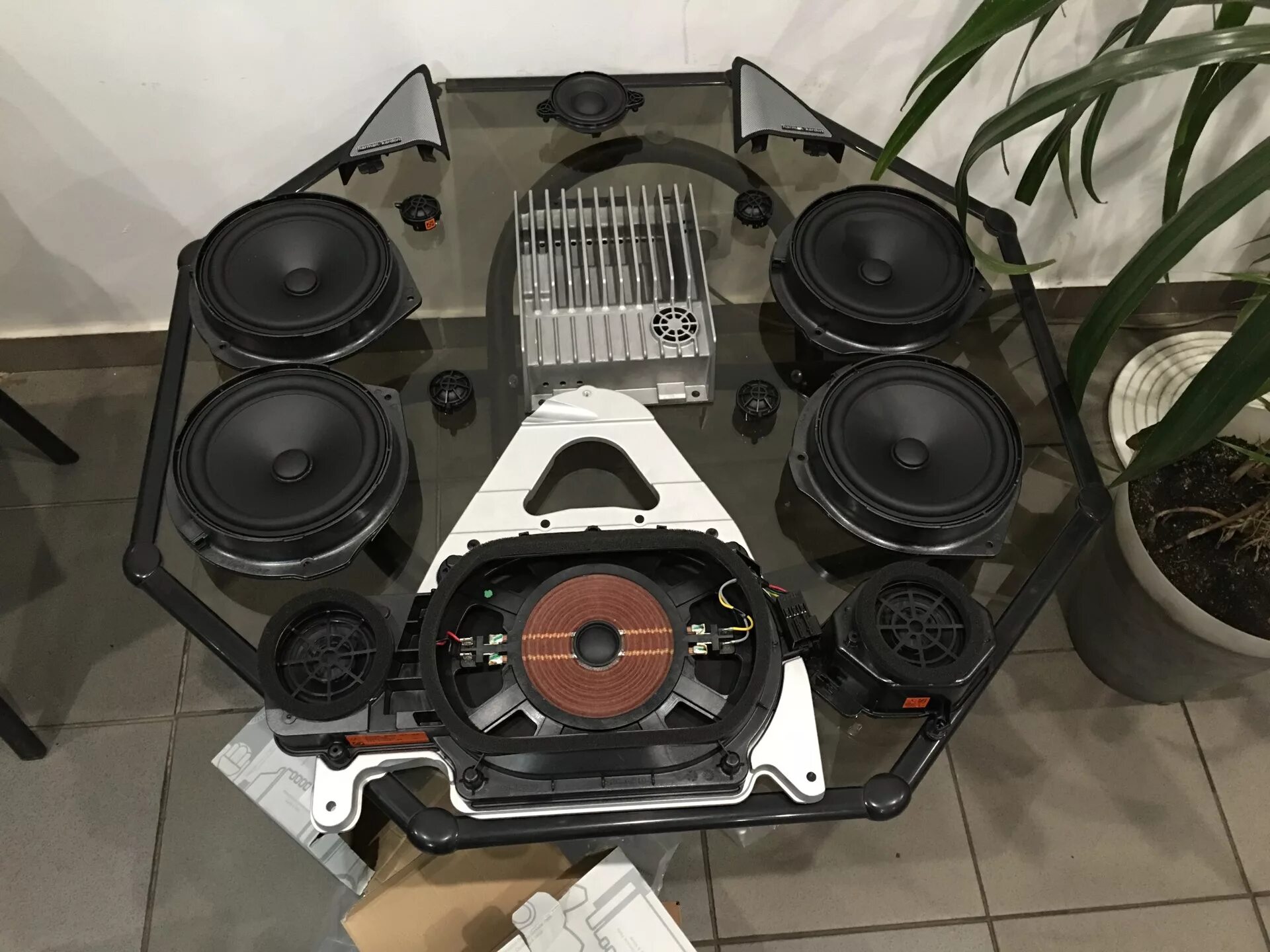 Harman kardon logic. Harman kardon logic 7. harman kardon logic 7 mercedes. w211 logic7. динамики harman kardon w211.