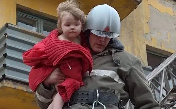 Девочка спасла из пожара