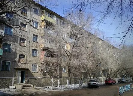 Космонавтов 40