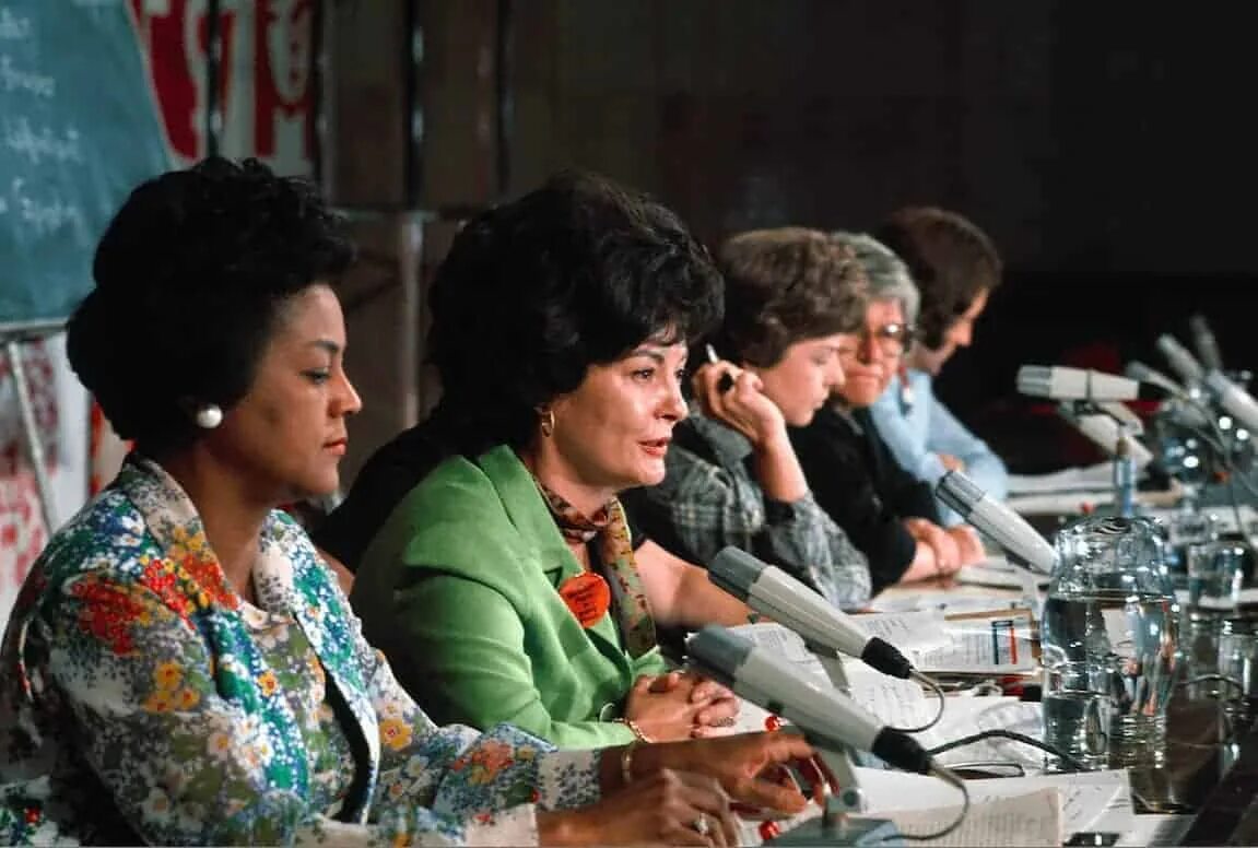 Оон 1977. ООН 1975. ООН 1970. Женщины на собрании.