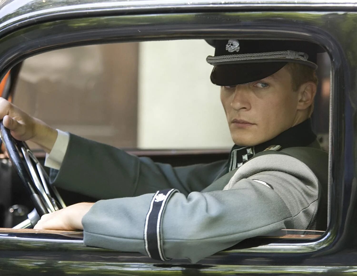 До суда нтв оксанасемец. Александр александрович фадеев училище. Фильм мальчик в полосатой пижаме шмуль. Фильм мальчик в полосатой пижаме шмуль. Сын комендант.