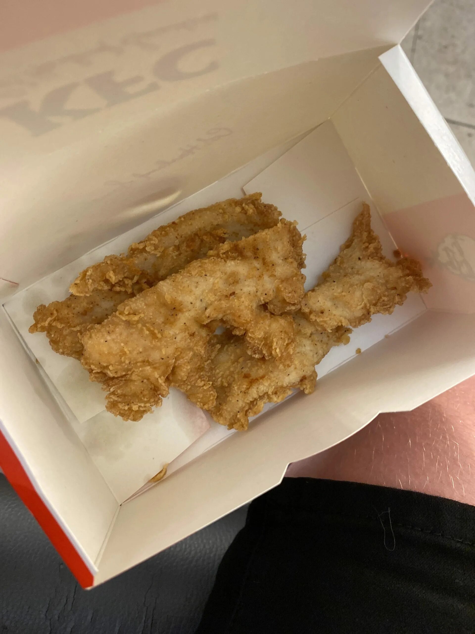 Кфс ярославль родина. Кфс красноярск. Кфс на комсомольской. Kfc комсомольский. Kfc томск.