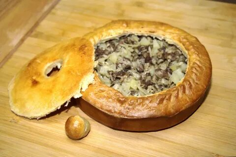 Татарский бэлиш с мясом и картошкой