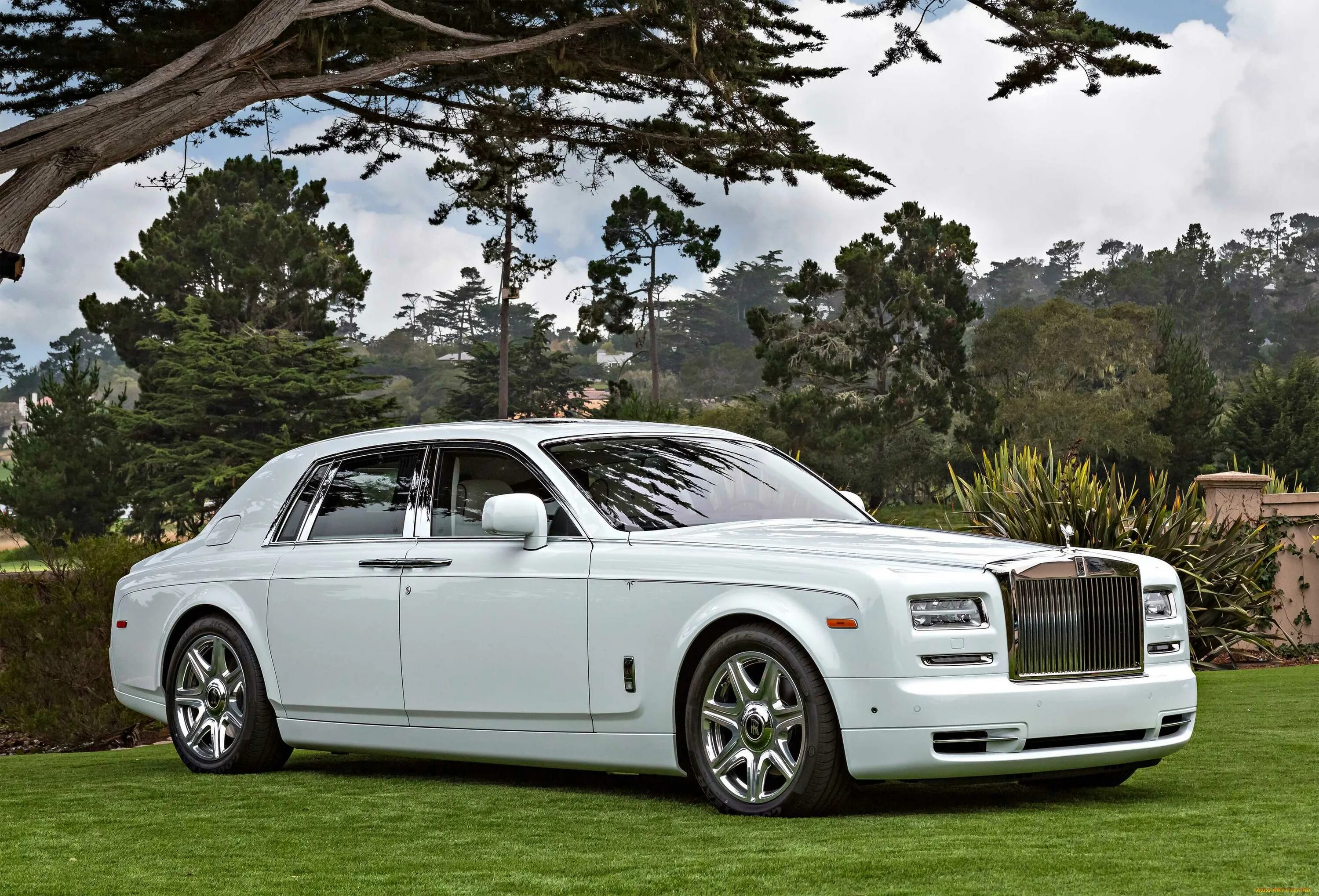 Rolls royce arcadia. Rolls Royce Phantom. Rolls Royce Phantom 2012. Машина Rolls Royce Phantom. Rolls Royce Phantom 2013.