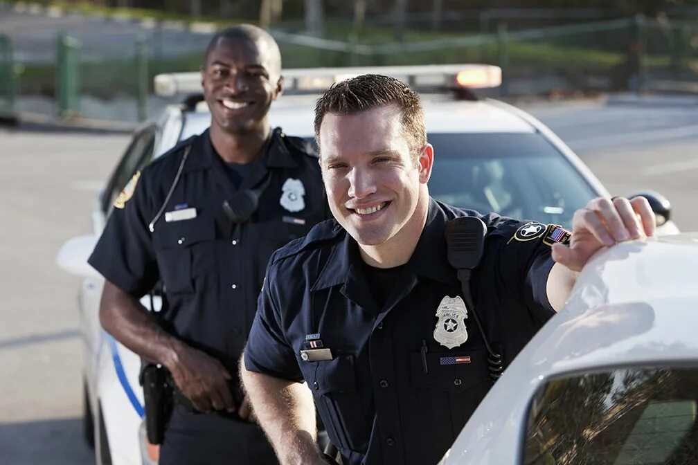 He is policeman. Полицейский США. Американская полиция. Полицейский в Америке. Американские копы.