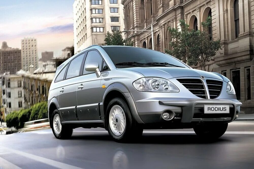 Автомобиль санг йонг. Родиус Санг Йонг. SSANGYONG Rodius 2004. Rodius машина SSANGYONG. SSANGYONG Rodius sv270.