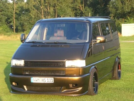 Т4 11. Фольксваген Транспортер т4. Зеленый Фольксваген т4. Volkswagen Transporter t4 коричневый. Фольксваген транспортёр т4 с черной крышей.