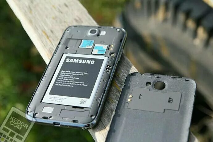 телефон со съемным аккумулятором. смартфоны со съемным samsung акб. смартфоны со съемным аккумулятором 2021. смартфон со съемной батареей. телефон со съемным аккумулятором.