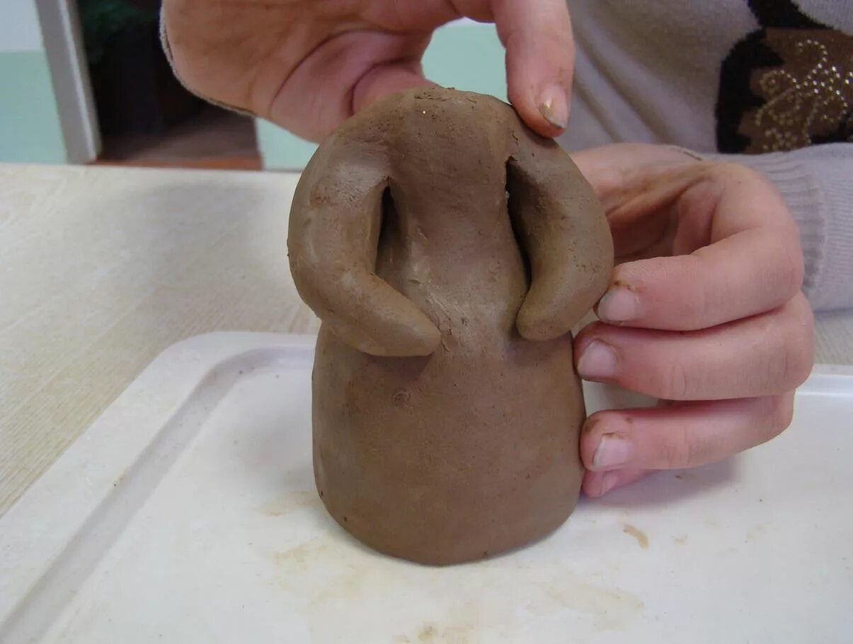 дымковская игрушка водоноска. глина для лепки дымковской игрушки. процесс лепки из глины. лепка глиняной игрушки. игрушки из глины мк дымковские.