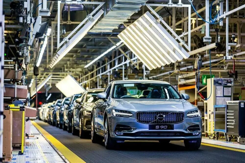Где производятся машины. Завод Volvo в Швеции. Вольво кар Корпорейшн Швеция. Volvo China. Вольво конвейер.