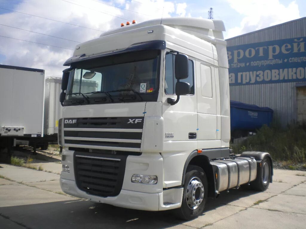 Как выглядит даф. Фура daf xf 105. тягач даф 105. даф 105 2008 года. тягачи даф 2025.