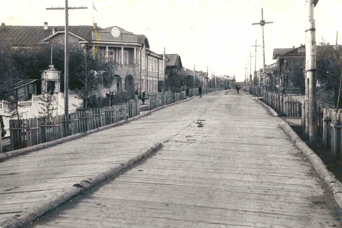 Салехард старое. Салехард старый город. Салехард 1940. Салехард в 80-е годы. Салехард исторический центр.