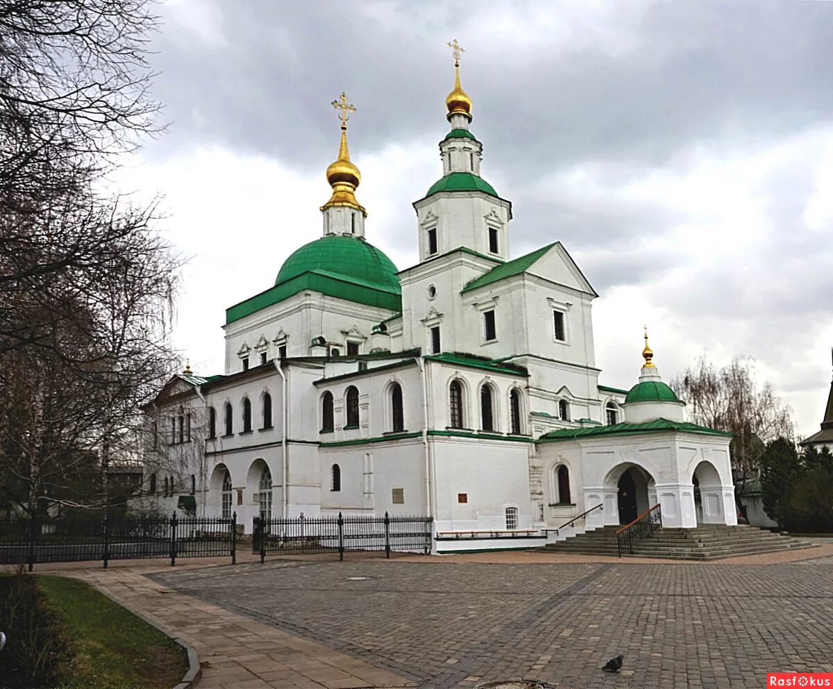 святогорская лавра храм внутри. данилов монастырь (свято-данилов монастырь, даниловский монастырь). храм семи вселенских соборов данилова монастыря москва. святогорская лавра изнутри. храм преподобных отцов.