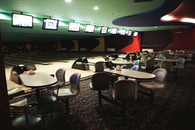 Парнас воронеж карла маркса. Воронеж развлекательный комплекс. Аквапарк адмирал воронеж. Парнас воронеж ночной клуб. Клуб парнас воронеж.