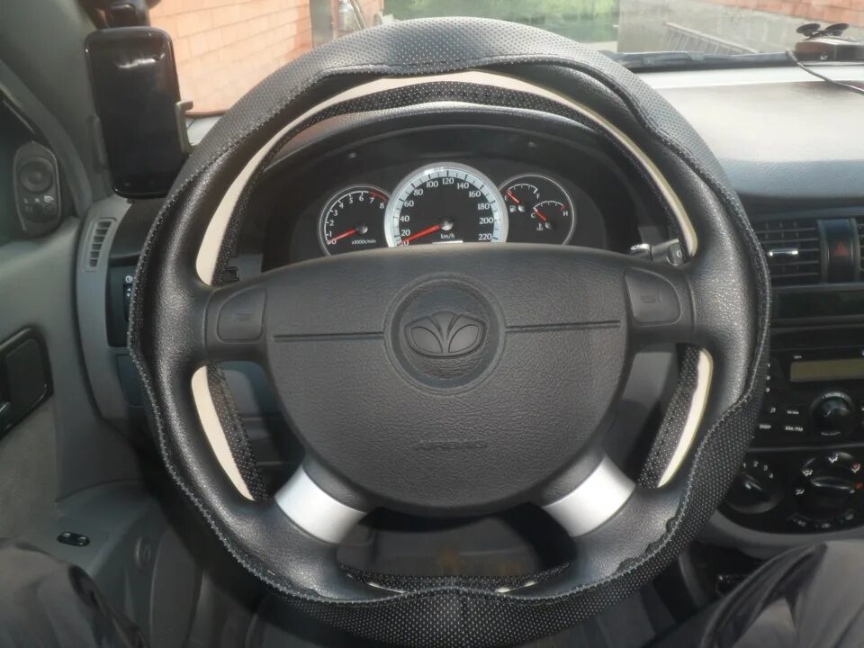 Оплетка руля daewoo gentra. Оплетка руля daewoo gentra. Руль от мерседеса для дэу гентра. Руль дэу джентра. Руль daewoo tosca.