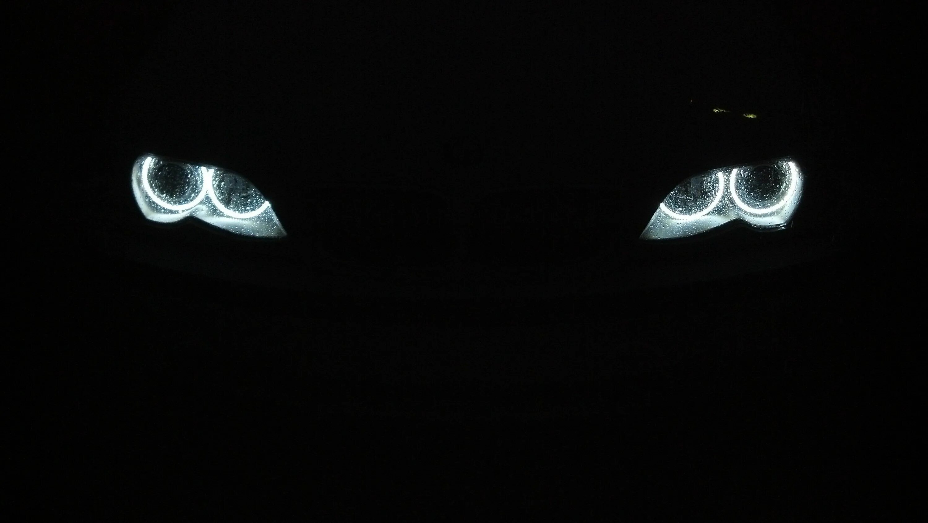 BMW e46 в темноте. BMW фары в темноте e53. BMW e46 фары в темноте. E71 BMW ангельские глазки. Песня фары фары освещают в темноте