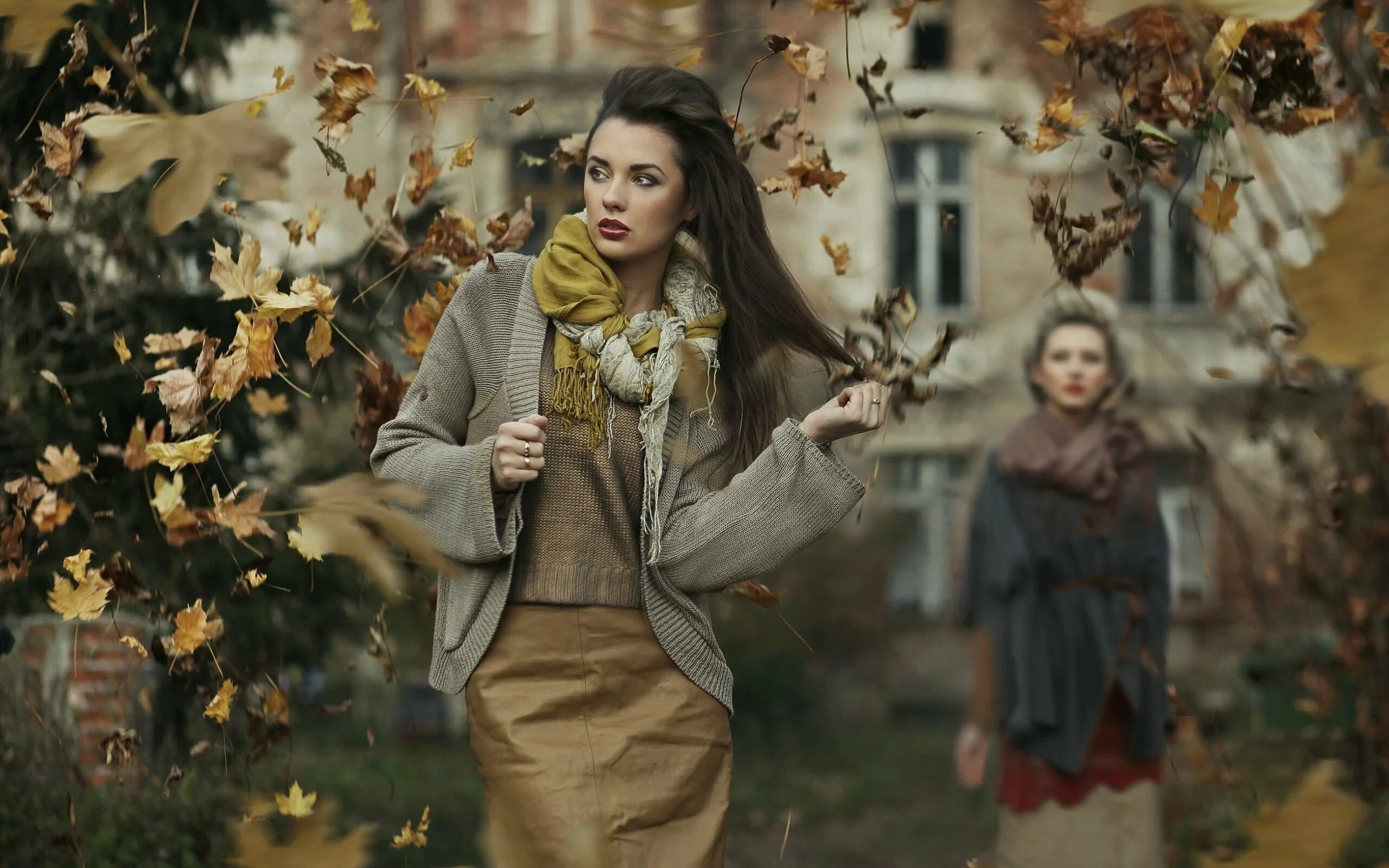 Осенью 2019 года. Осенняя фотосессия. Фотосессия в осеннем стиле. Девушка в пальто. Девушка осень.