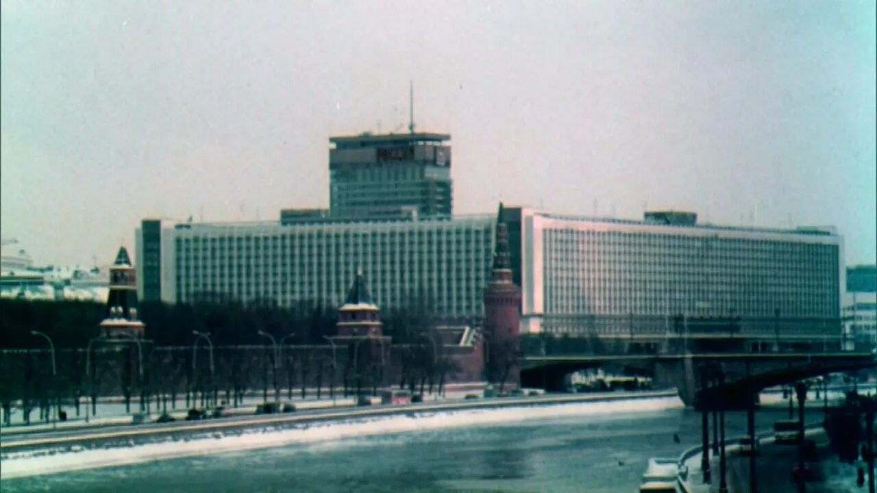 Гостиница россия пожар. Гостиница Россия пожар 1977 сериал. Гостиница Москва 1977. Мимино фильм 1977 Россия гостиница. Пожар в гостинице Москва в 1977.