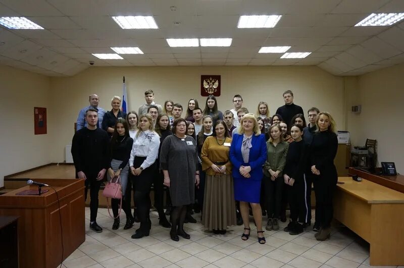 Сайт первомайского суда мурманск. Октябрьский районный суд Мурманской. Ленинский районный суд Мурманск. Судьи Мурманск. Федеральный судья Мурманска.