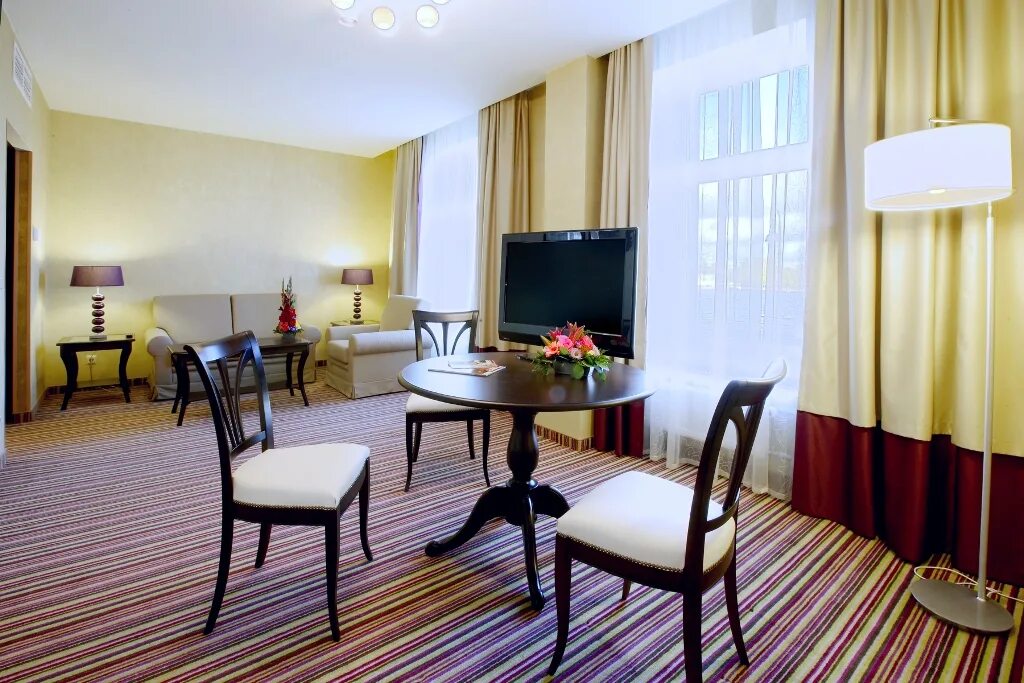 Courtyard Vasilievsky Marriott. Кортъярд отель Санкт-Петербург. Отель Марриотт Санкт-Петербург. Гостиница Кортъярд Марриотт Васильевский.