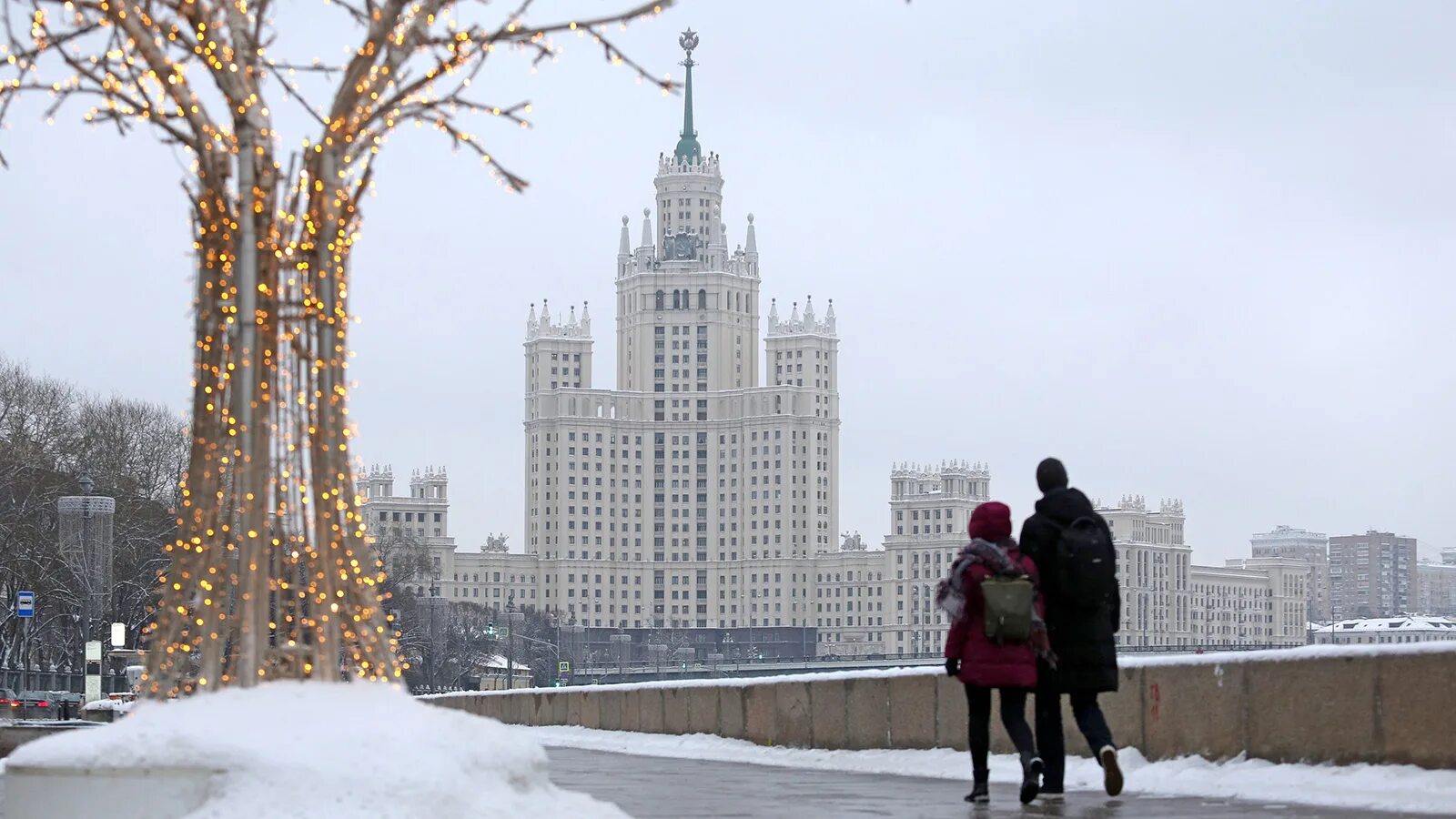 Москва зимой. Снег в Москве. Снегопад в Москве. Красивые места в Москве зимой. Погода в москве в начале апреля 2024