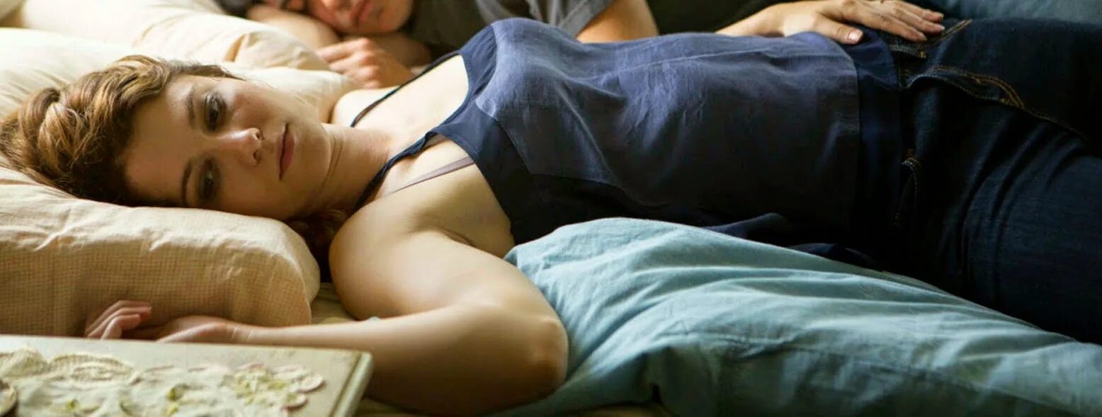 Sleep with me speed. Эротический фильм спи со мной. Девушка спит. Sleep with me. Спи со мной 1994.