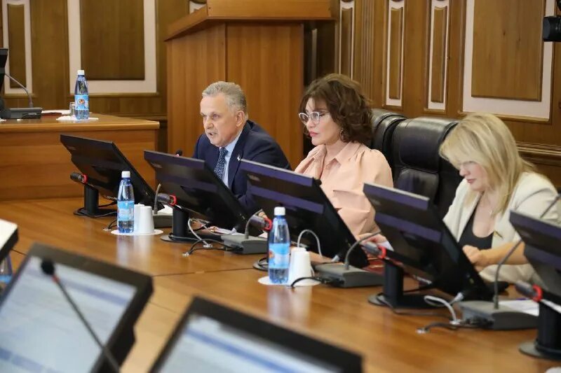 дума нижневартовска. депутаты нижневартовска фото. криста депутат нижневартовска. депутаты нижневартовска фото. дума города нижневартовска.