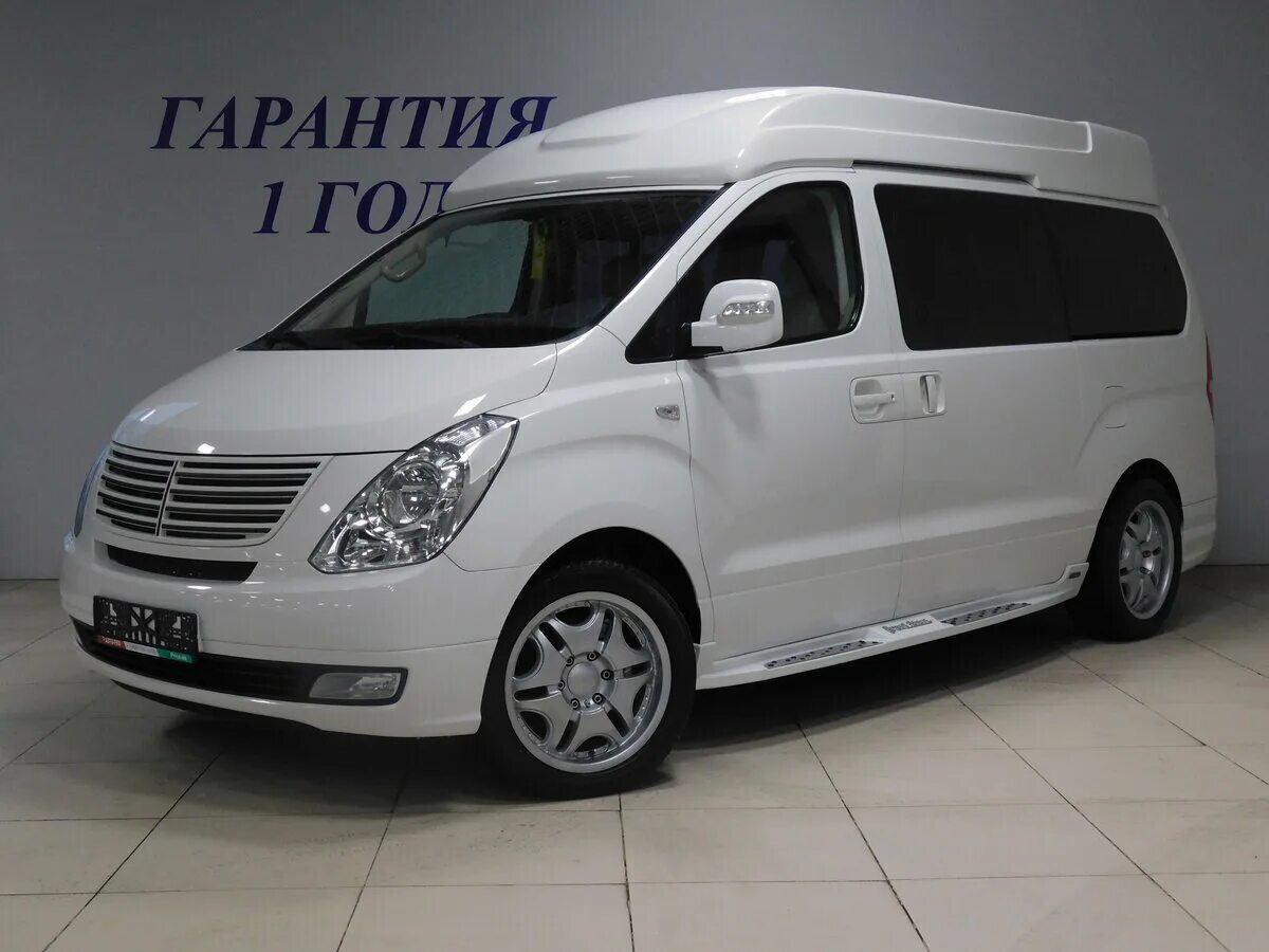 Купить гранд старекс из кореи. Hyundai Grand Starex 2013. Гранд Старекс белый. Белый Hyundai Grand Starex i 2.5d at (145 л.с.). Старекс 2021 3.5 ГАЗ.