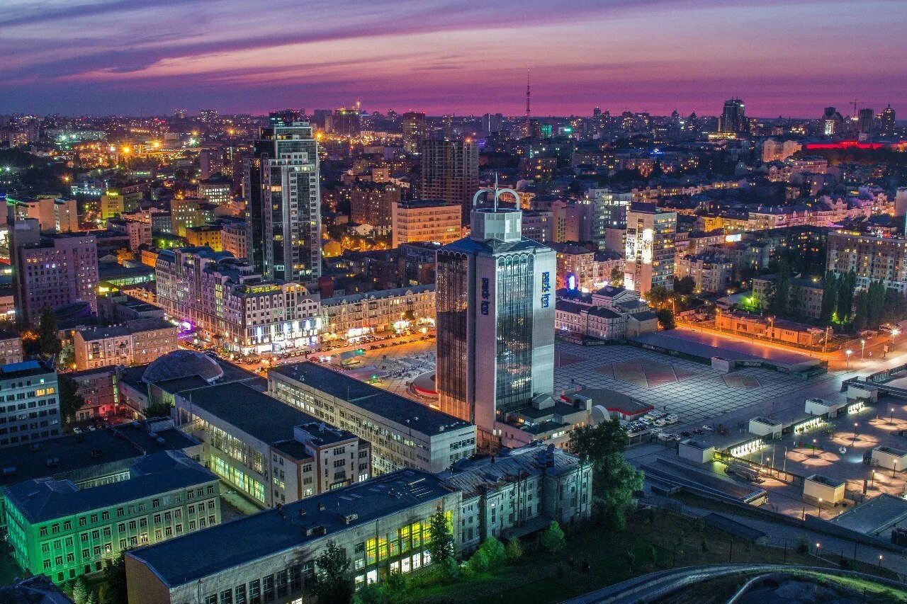 Киево-печерская лавра вид с днепра. Столица украины город киев. Столица восточной украины. Площадь майдана в киеве. Столица восточной украины.