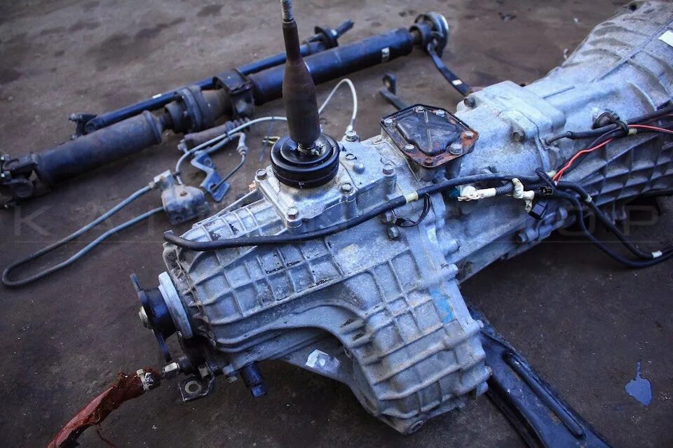 Акпп nissan caravan 2008 года 2. Ноах механическая коробка 4вд. Toyota town ace yr30 мкпп. Кпп 4 вд. Тойота таун айс коробка.