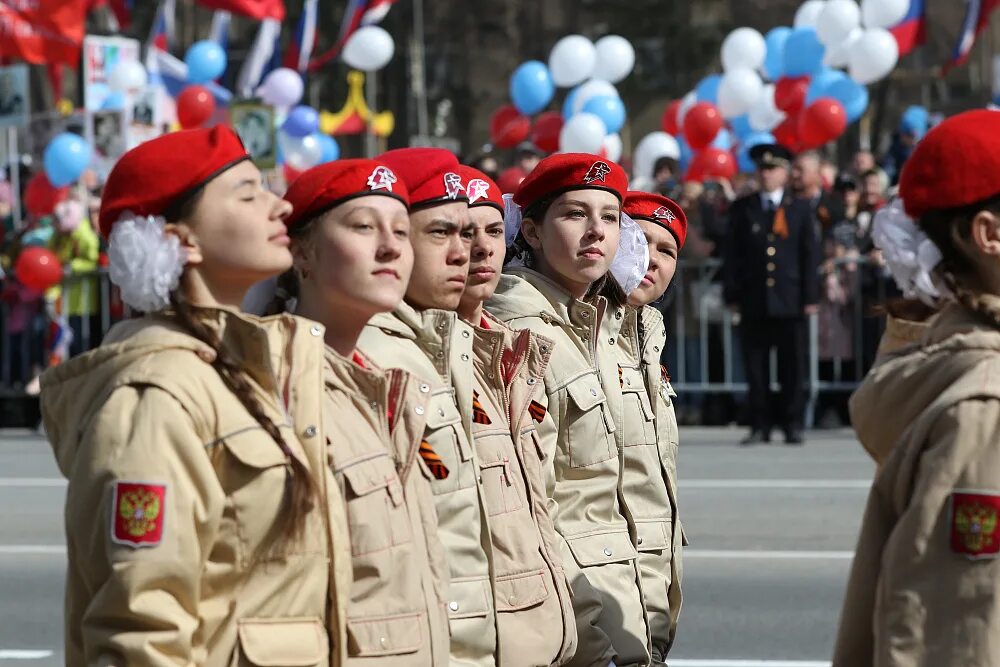 Новости день кемерово. 9 Мая Кемерово. Фото 9 мая Кемерово. Концерт в Кемерово на площади советов 9 мая. Фоторепортаж 9 мая Кемерово.