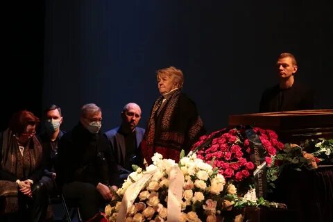 Похороны директора луидор