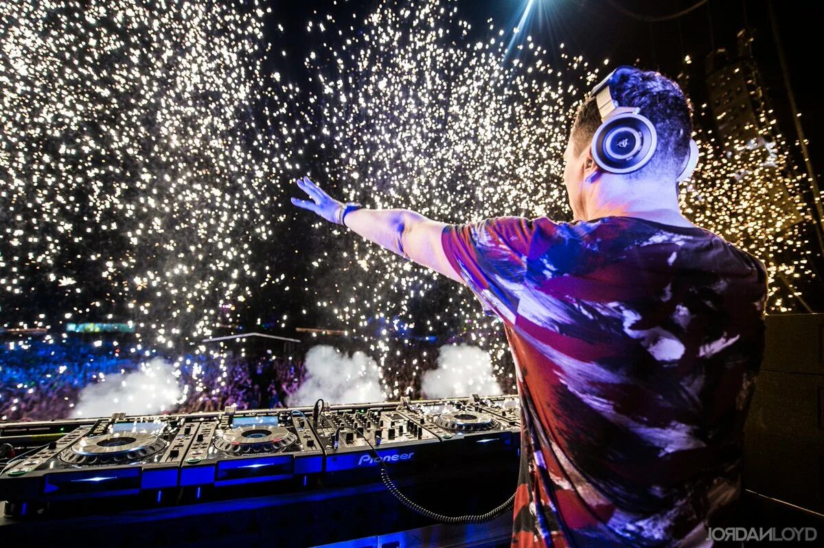 Dj zedd. диджей на праздник. международный день диджея. Dj на праздник. захожу на праздник диджей.