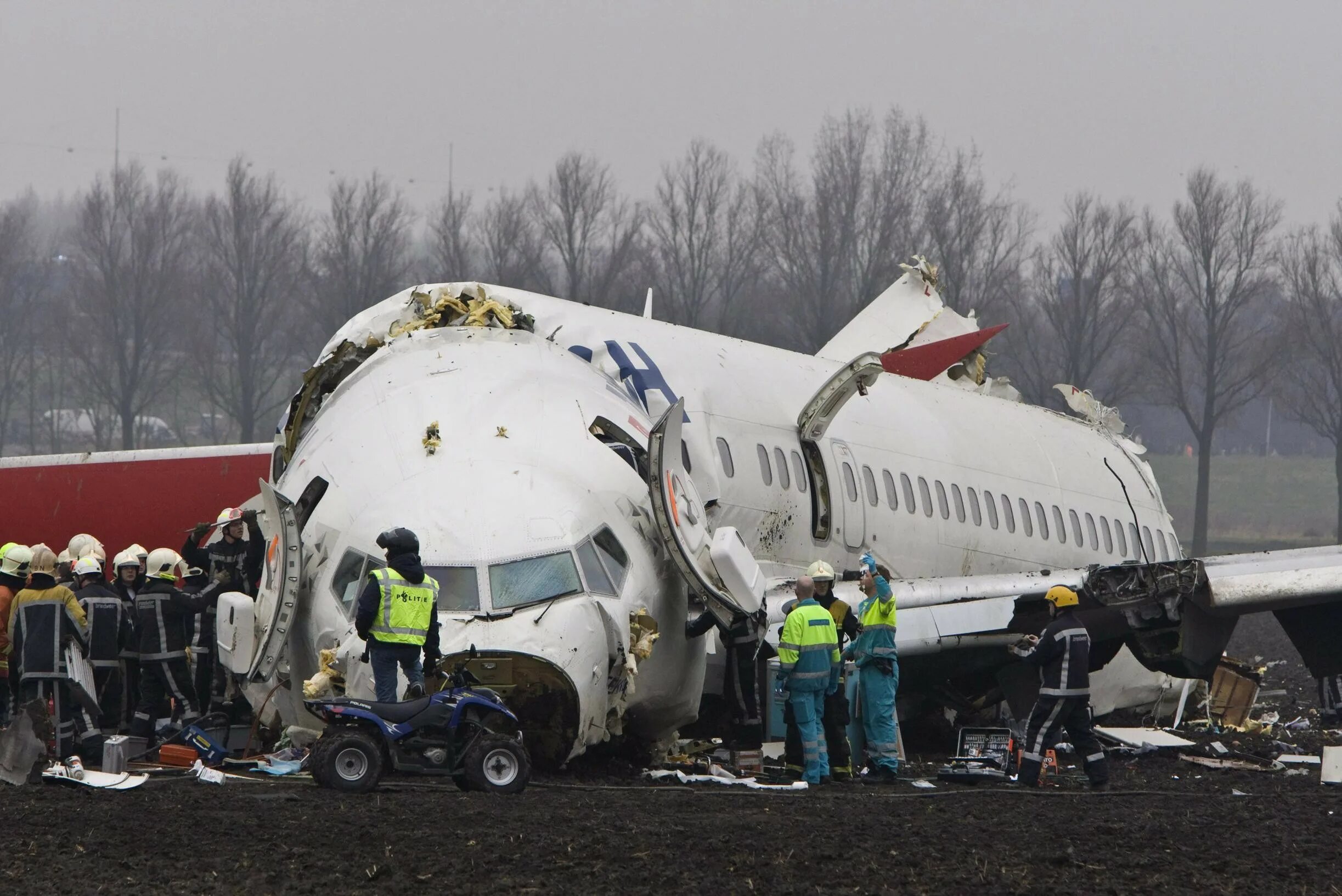 К чему снится авиакатастрофа наблюдать. Катастрофа boeing 737 под амстердамом. боинг-777&quot; авифкатастрофа. боинг 737 авиакатастрофа.