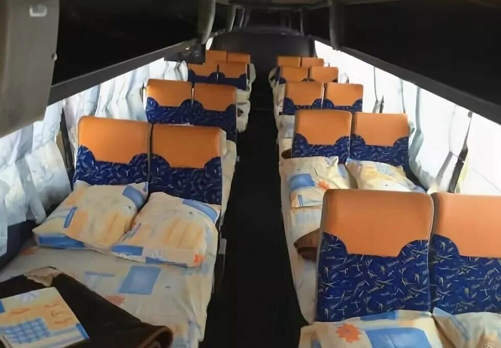 Романова автобусные туры. Туристические автобусы с лежачими местами. Туристический автобус с кроватями. Комфортабельный автобус с лежачими местами. Лежачие места в автобусе.