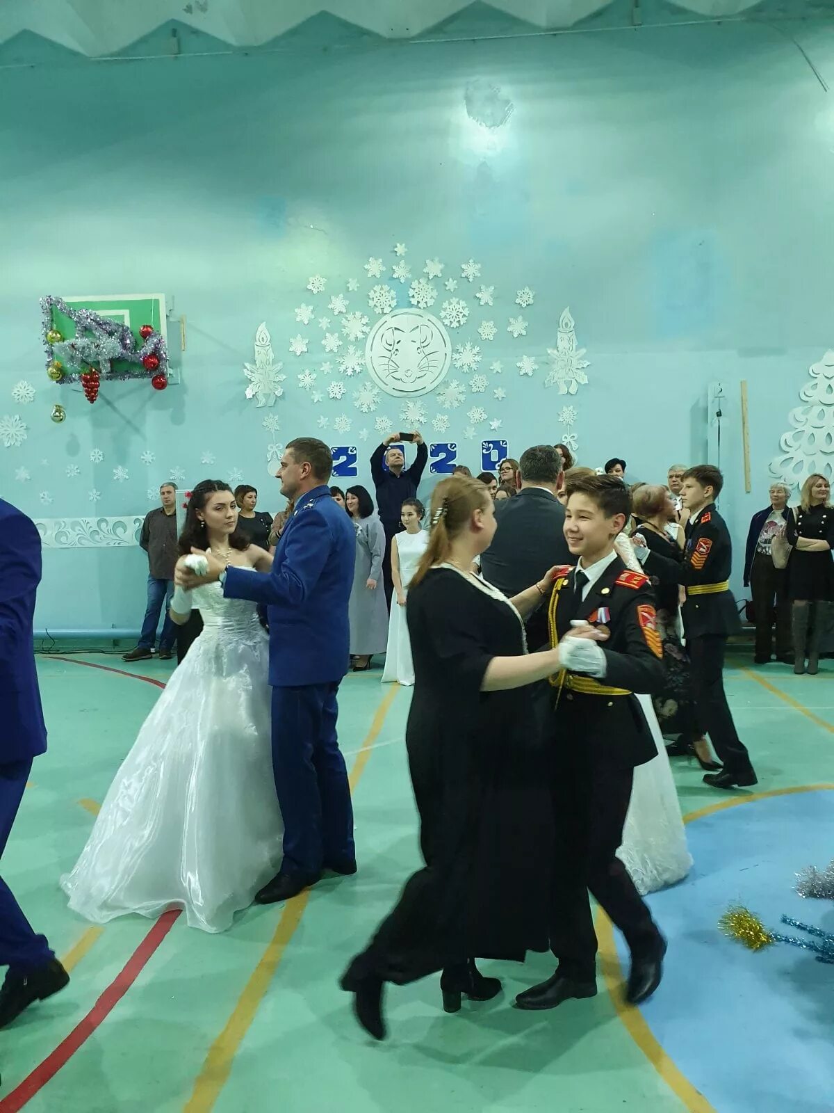 Школа 5 пыть ях. Учителя 5 школы пыть ях. 5 школа пыть ях. пыть-ях школа 5 кадетский класс. традиционный бал в школе 10 красноярск.