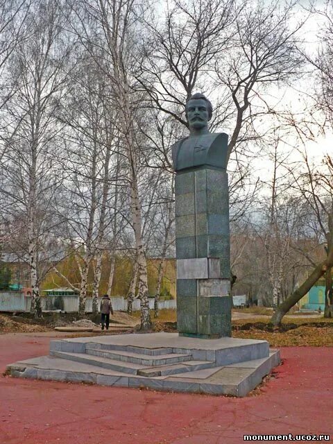 Щорс могила Самара. Памятник Щорсу в Ковылкино. Памятник Щорса в Белгороде. Парк щорса самара