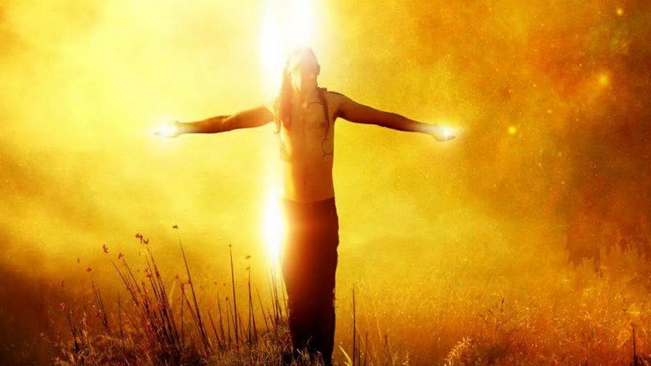 Духовный складываться. Солнце и человек. Свет солнца. Свет внутри. Человек в потоке света.
