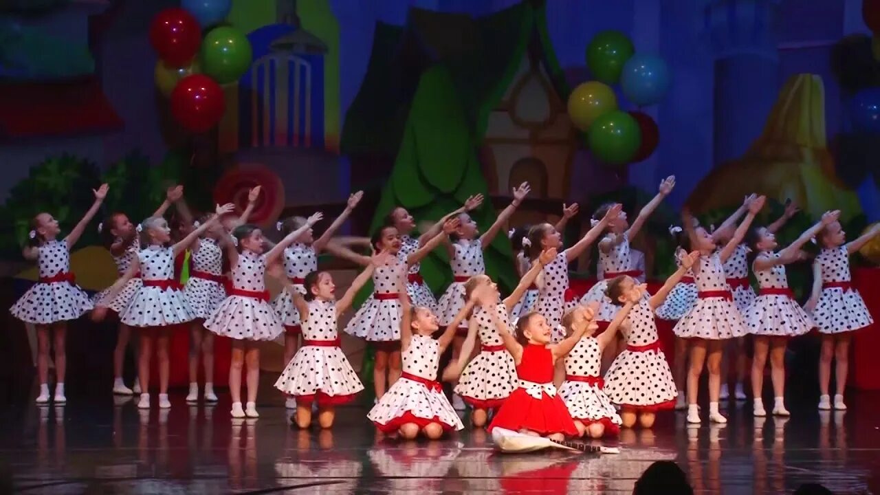 Танец хорошие девчата. Танец хорошие девчата. Хорошие девчата эстрадный костюм. Коллектив хорошие девчата. Танец хорошие девчата в доу.