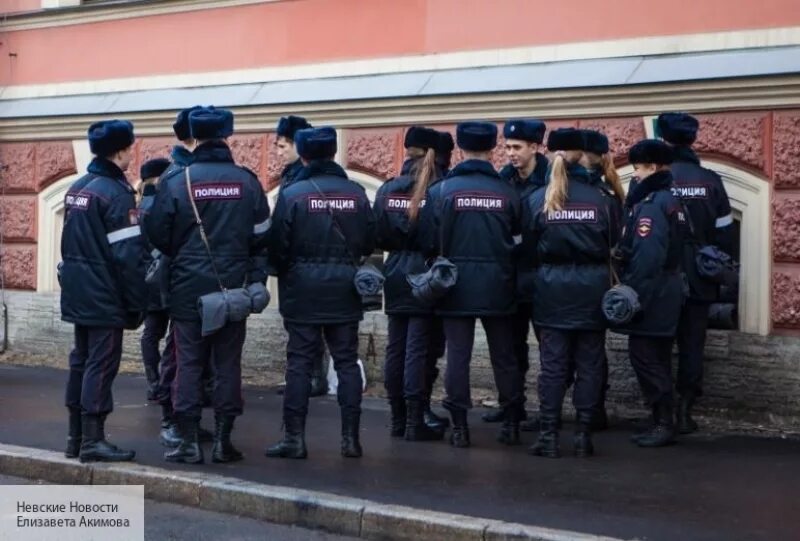 Почему в спб много полиции. Полиция спб. полицейский спб. питер милиция. сотрудники полиции спб.