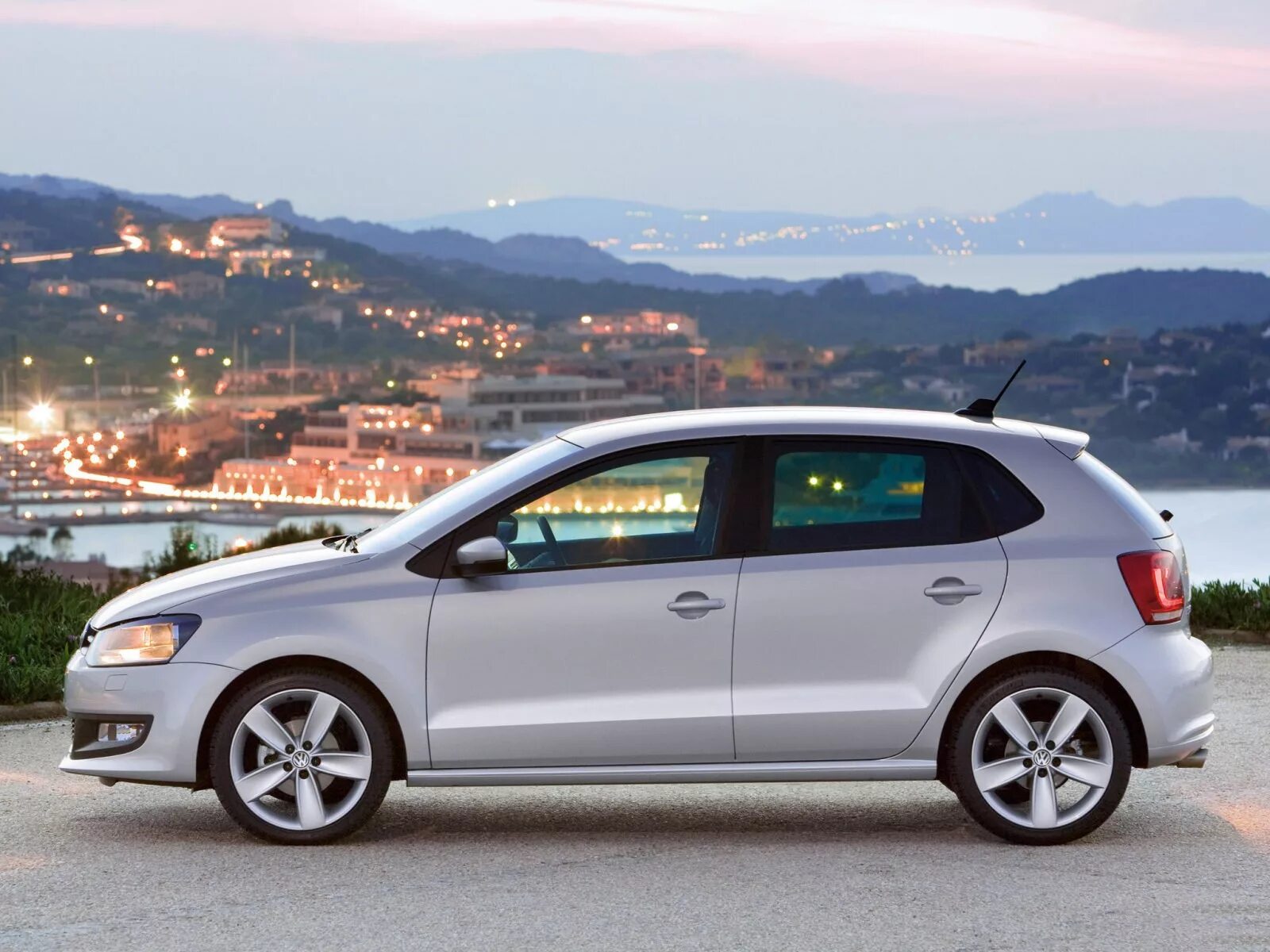 Volkswagen polo hatchback 2014. фольксваген поло хэтчбек 2014. Volkswagen polo 2010 хэтчбек. фольксваген поло 5. Volkswagen polo hatchback 2014.