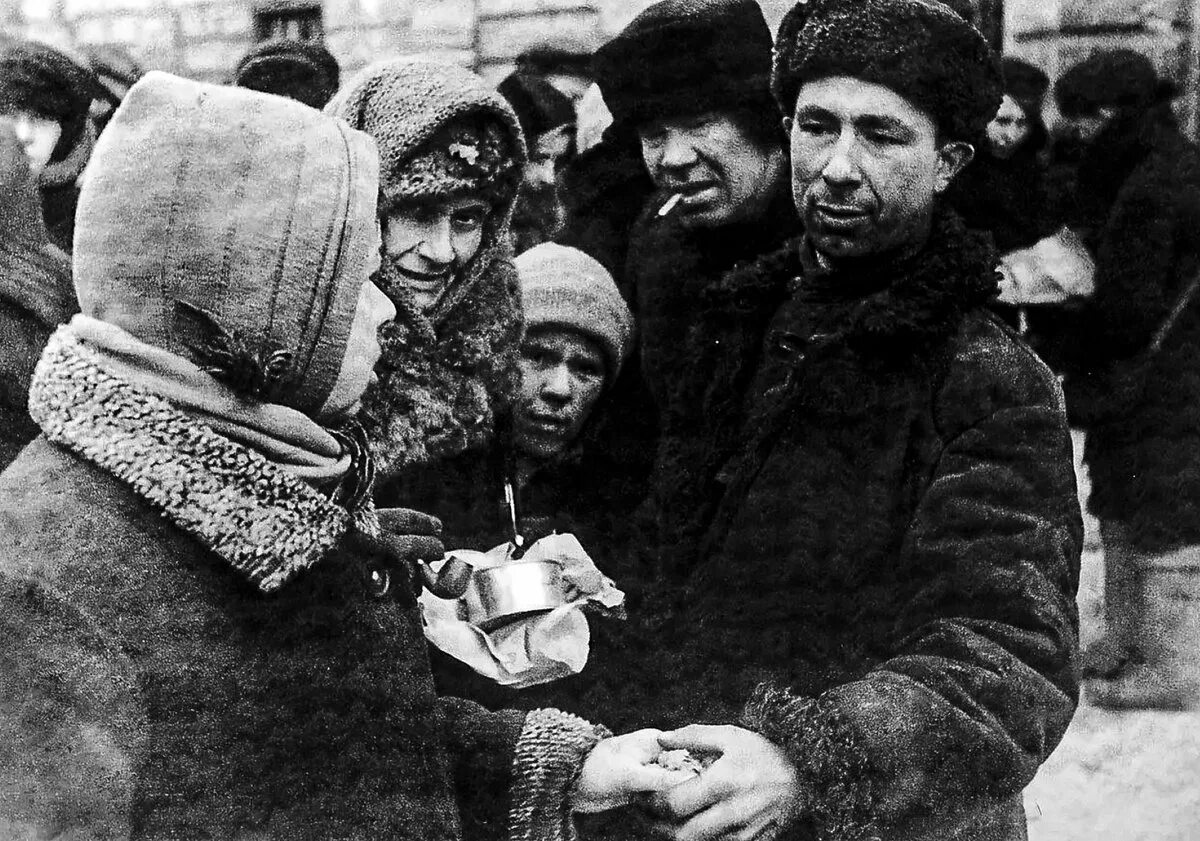 Голод в петербурге. Блокада Ленинграда ленинградцы. Люди блокадного Ленинграда.