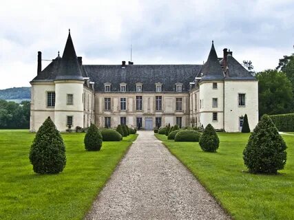Chateau-Thierry travel photo Brodyaga.com image gallery: France, Picardy.